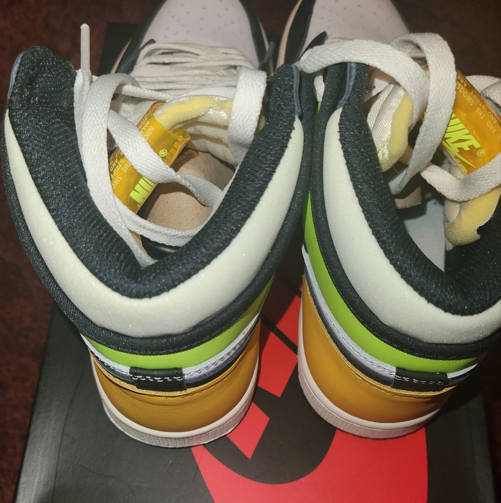 AIR JORDAN RETRO 1